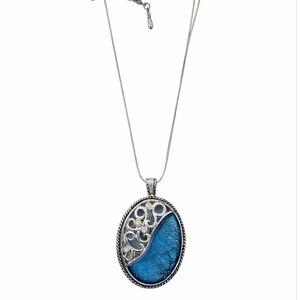 BLUE OVAL PENDENT Necklace with Filigree Accents.
